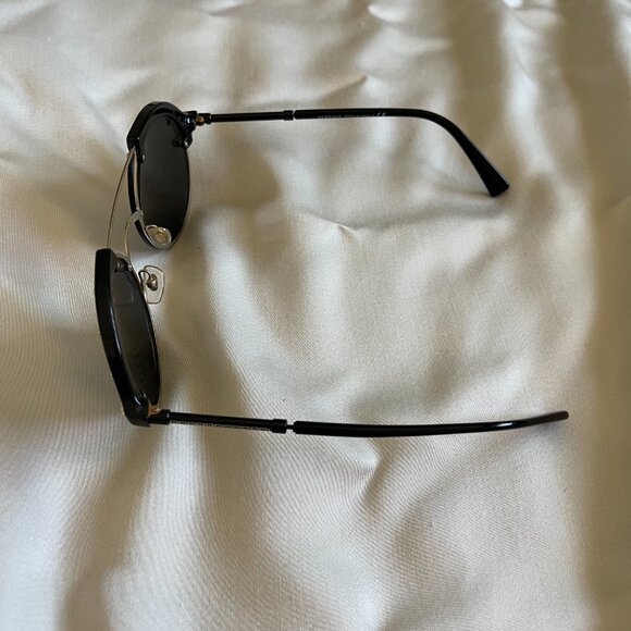 Versace Sunglasses - Picture 7 of 12